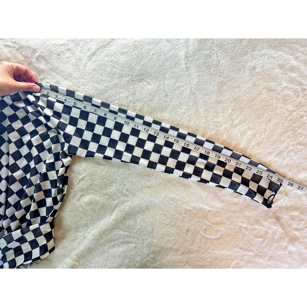 Black & white checkered women's sheer mock neck long sleeve crop top - Picture 4 of 6